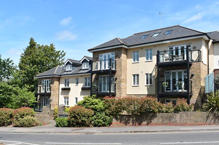 2 Bedroom Apartment To Rent In Monument Hill, Weybridge, KT13