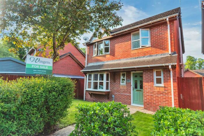 3 Bedroom Detached House For Sale In The Oaks, Trevor, Llangollen, LL20