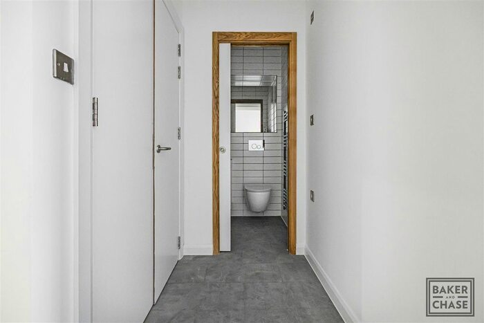 1 Bedroom Flat To Rent In High Road, Bruce Grove, London, N17
