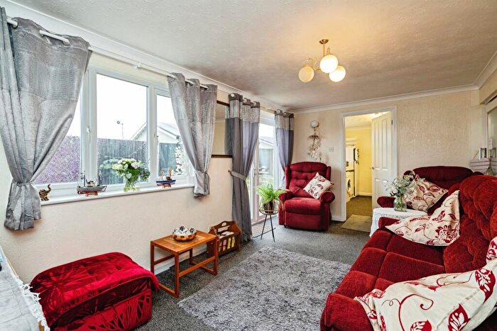 3 Bedroom Flat For Sale In The Glebe, Hemsby, Great Yarmouth, NR29