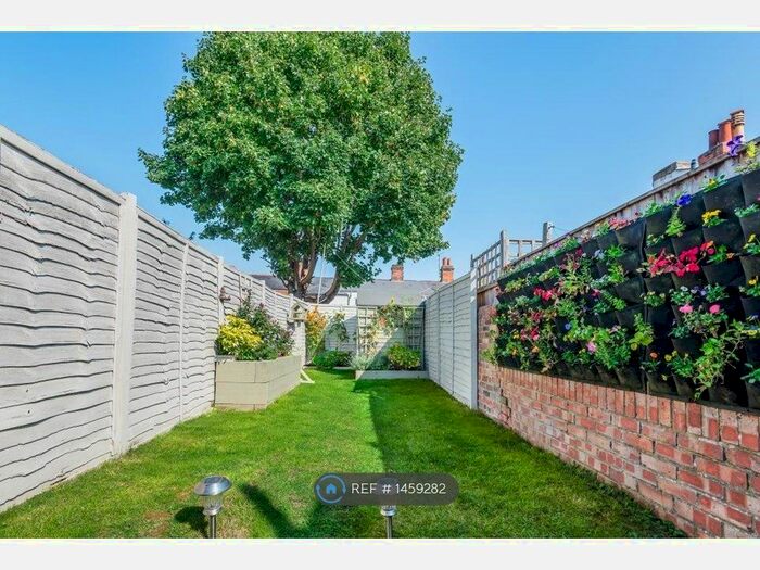 2 Bedroom Terraced House To Rent In Western Road, Reading, RG1