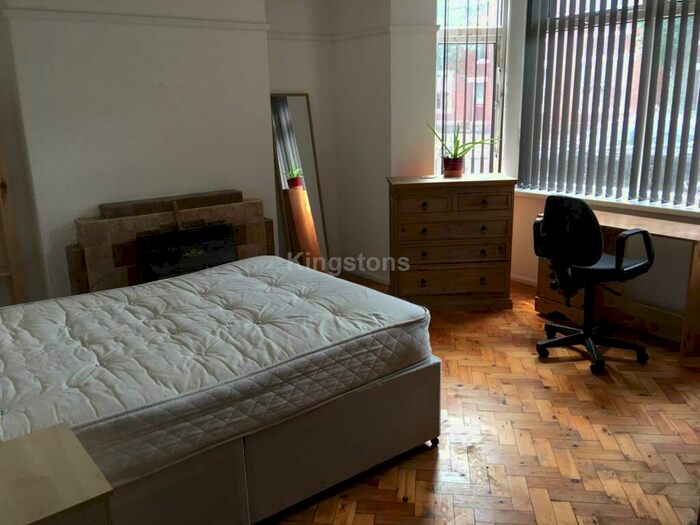 6 Bedroom Terraced House To Rent In Senghenydd Road, Cathays, Cardiff, CF24