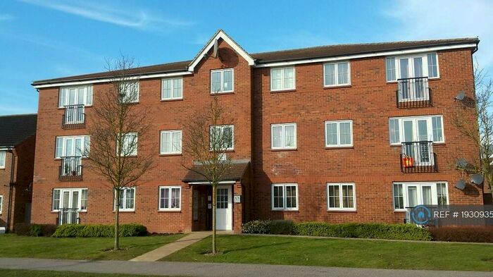 2 Bedroom Flat To Rent In Cunningham Avenue, Hatfield, AL10