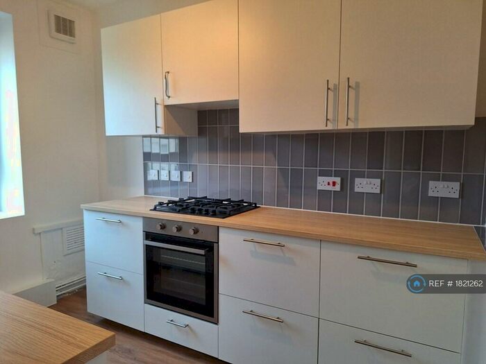 4 Bedroom Flat To Rent In Games House, London, SE7