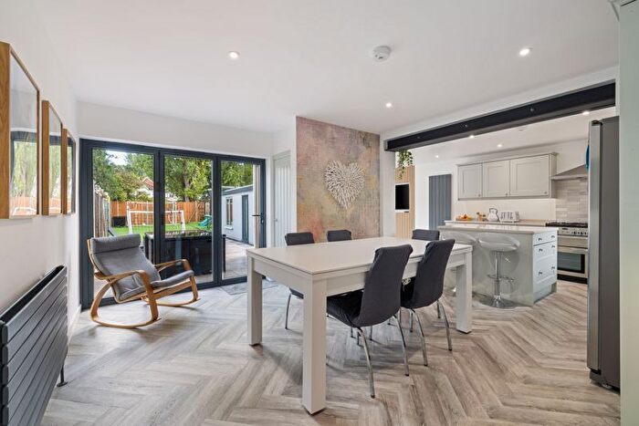 3 Bedroom Semi-Detached House For Sale In Wiston Avenue, Chichester, PO19