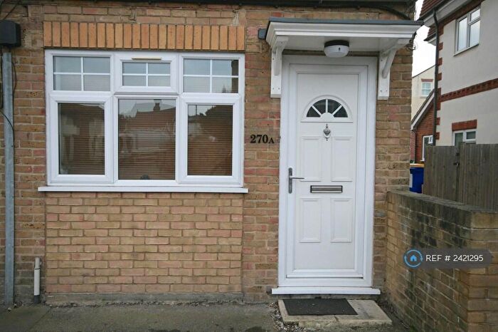 1 Bedroom Flat To Rent In Walton Road, West Molesey, KT8