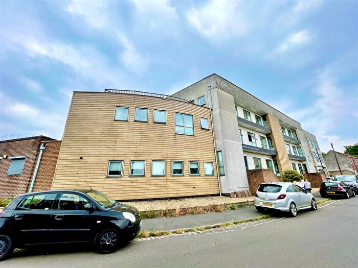 1 Bedroom Apartment For Sale In Waters Road, Kingswood, BS15