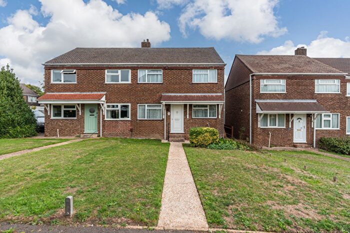 3 Bedroom Semi-detached House For Sale In Wrights Walk, Bursledon, SO31