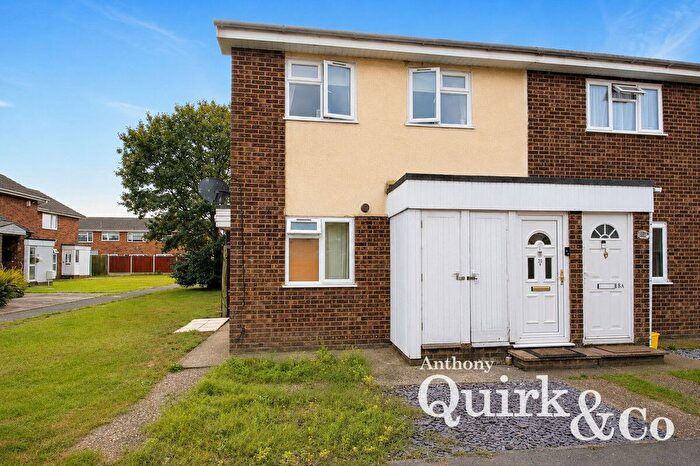 1 Bedroom Flat For Sale In Castle Walk, Canvey Island, SS8