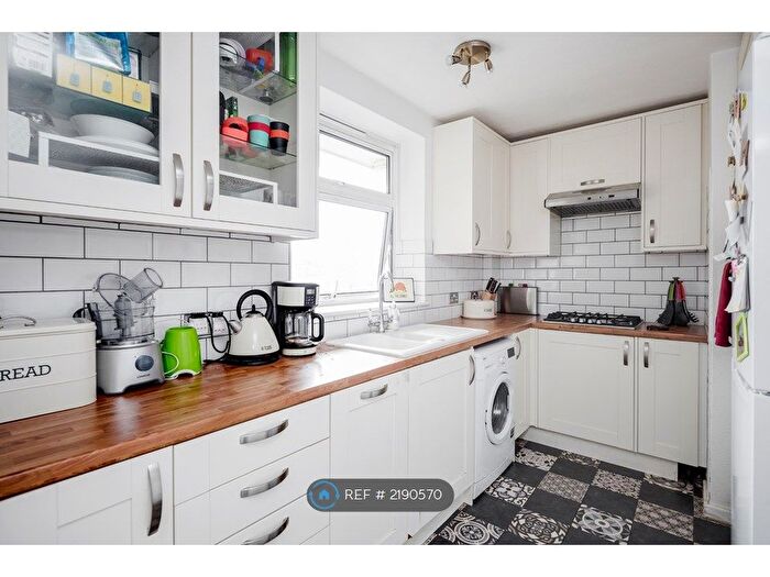 2 Bedroom Flat To Rent In Mornington Street, London, NW1