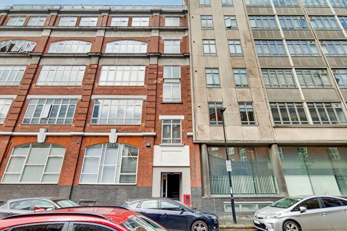 1 Bedroom Flat To Rent In City Road, Islington, London, EC1V