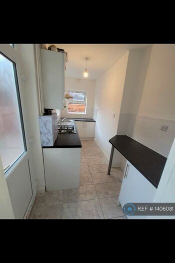 4 Bedroom Terraced House To Rent In Myrtle Avenue, Nottingham, NG7