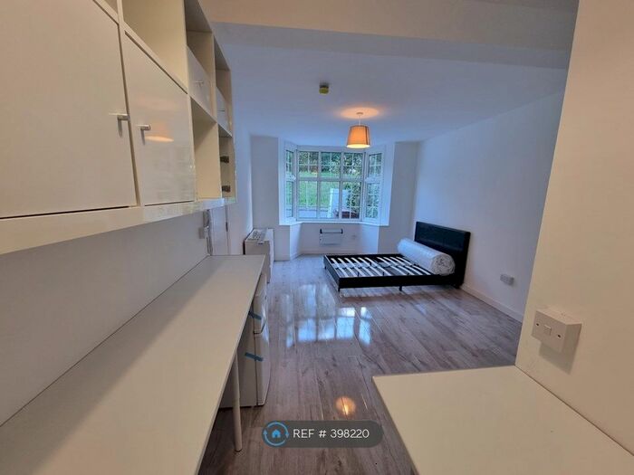 Studio To Rent In Tilehurst Road, Tilehurst, Reading RG30