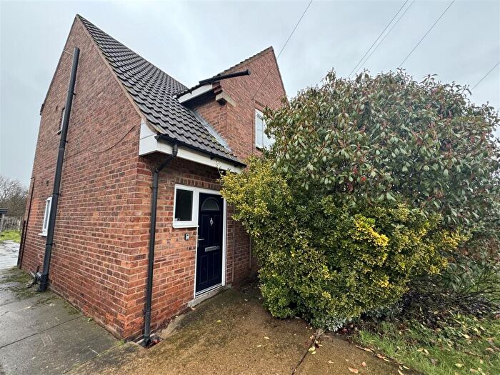 3 Bedroom Semi-Detached House For Sale In Galway Road, Bircotes, Doncaster, DN11