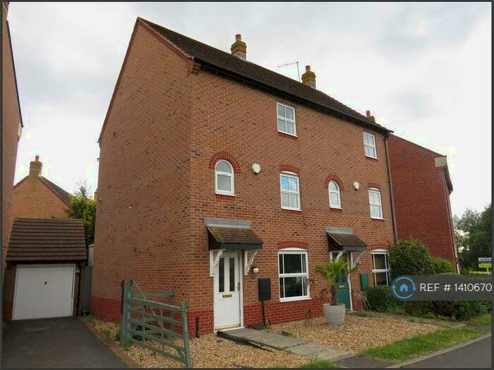 4 Bedroom Detached House To Rent In East Water Crescent, Hampton Vale, Peterborough, PE7
