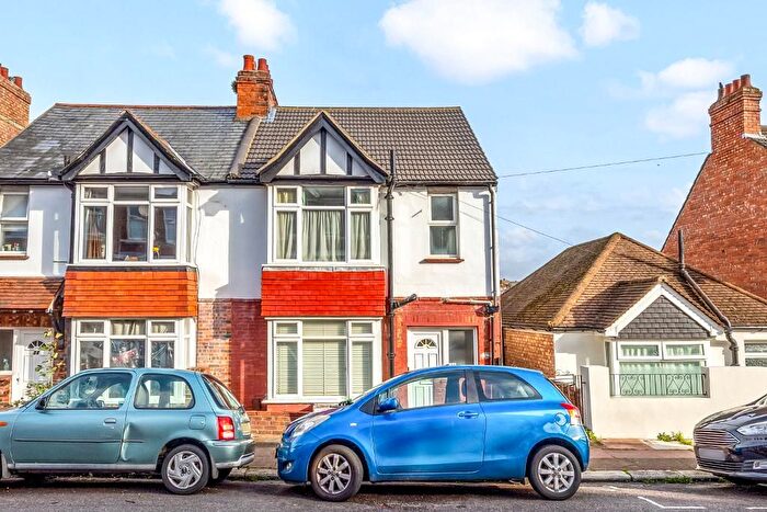 2 Bedroom Flat For Sale In Stanmer Park Road, Brighton, BN1