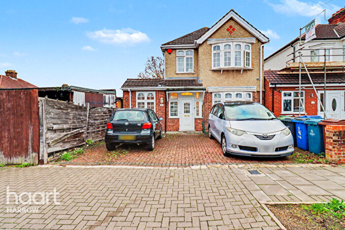 4 Bedroom Detached House For Sale In Grange Avenue, Stanmore, HA7