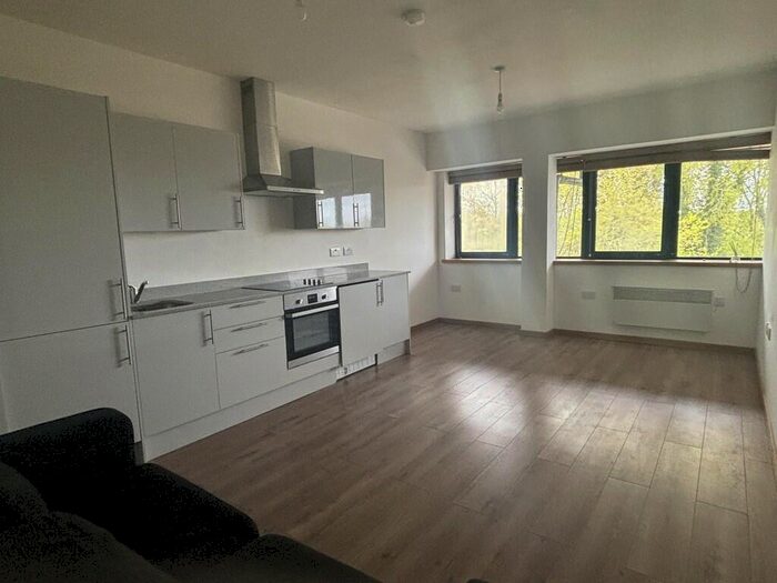 1 Bedroom Apartment To Rent In The Quadrant, SN5