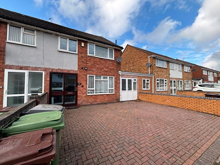 4 Bedroom Semi Detached House To Rent In Sharon Close, Wolverhampton, WV4