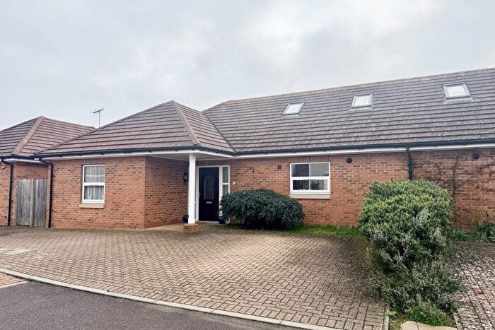 3 Bedroom Bungalow For Sale In Glenbarrie Way, Ferring, Worthing, West Sussex, BN12