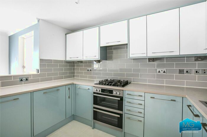 2 Bedroom Property To Rent In Church Lane, Crouch End, London, N8