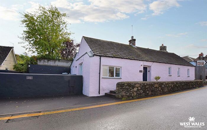 2 Bedroom Detached House For Sale In East Street, Newport, SA42