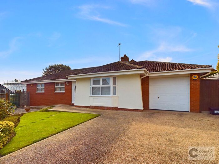 3 Bedroom Bungalow For Sale In St Johns Close, Bishopsteignton, TQ14