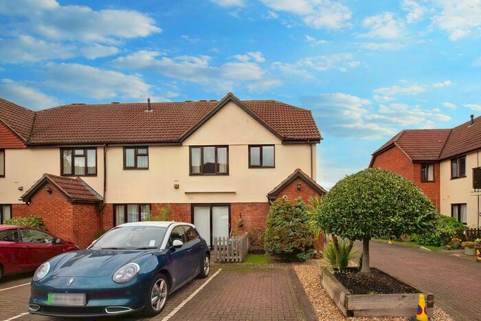 2 Bedroom Flat For Sale In Church Road, Churchdown, Gloucester, GL3