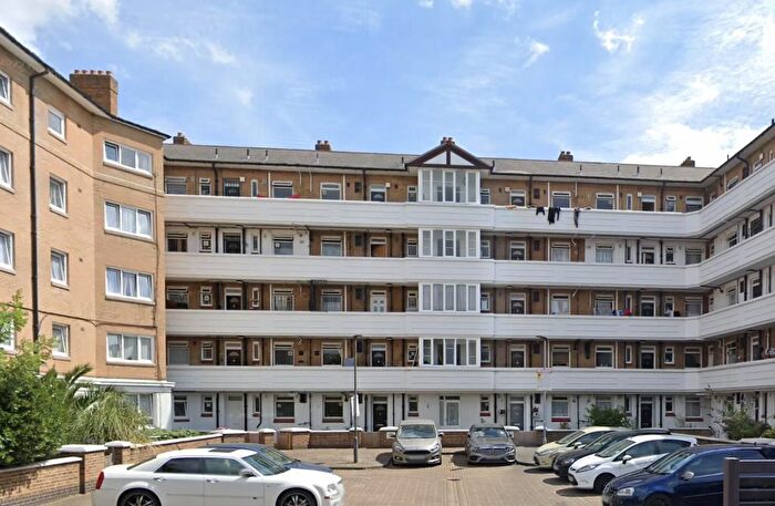 2 Bedroom Flat For Sale In Globe Road, London, E2