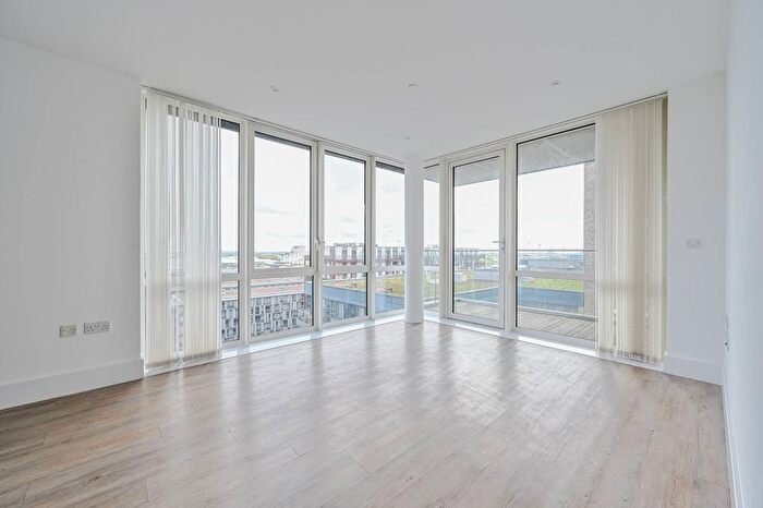 2 Bedroom Flat To Rent In Naval House, Woolwich Riverside, London, SE18