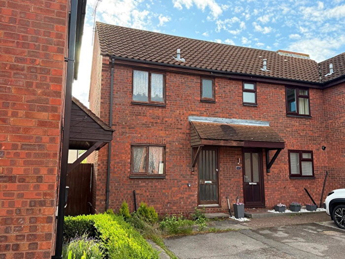 2 Bedroom End Of Terrace House For Sale In Hallowell Down, South Woodham Ferrers, Chelmsford, Essex, CM3