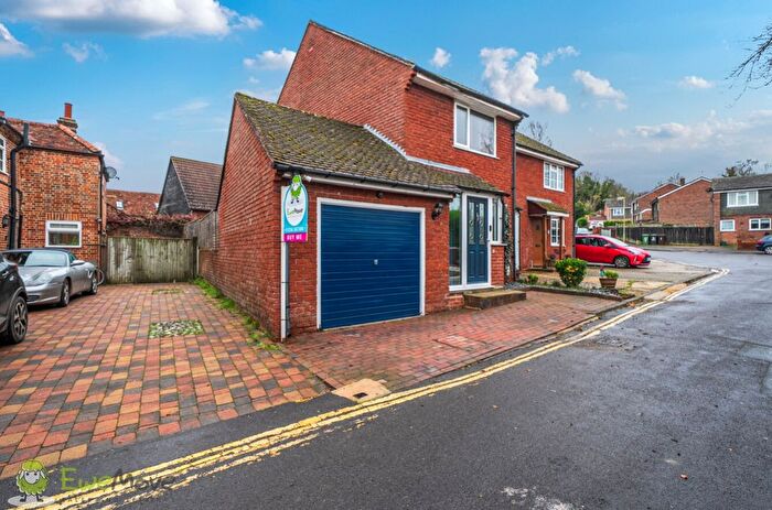 2 Bedroom End Of Terrace House For Sale In Anchor Yard, Kingsclere, Newbury, Berkshire, RG20
