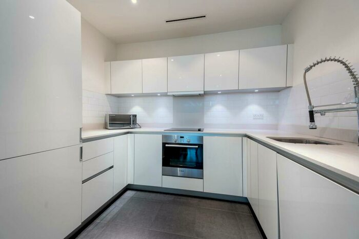 2 Bedroom Flat To Rent In Saffron Central Square, East Croydon, Croydon, CR0