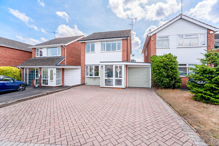 3 Bedroom Link Detached House For Sale In Shakespeare Drive, Kidderminster, DY10