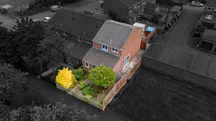 3 Bedroom End Of Terrace House For Sale In Hales Close, Stratford-Upon-Avon, Warwickshire, CV37