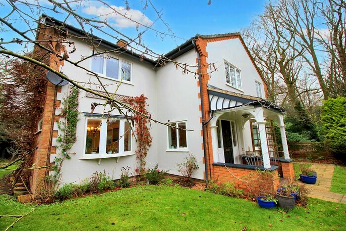 5 Bedroom Detached House To Rent In South Avenue, Norwich, NR7