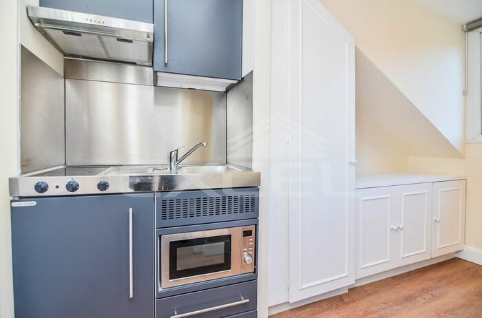 Studio To Rent In Dunster Gardens, Brondesbury, London, NW6