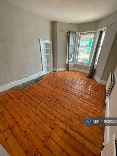 3 Bedroom Flat To Rent In Kersland Street, Glasgow, G12