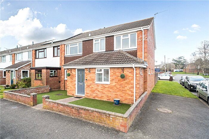 4 Bedroom End Terrace House For Sale In Lincoln Close, Romsey, Hampshire, SO51