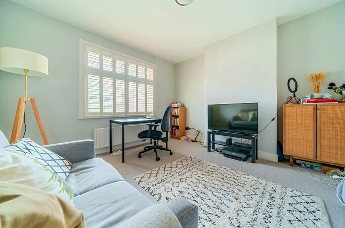 1 Bedroom Apartment To Rent In Saltwood Grove, London, SE17