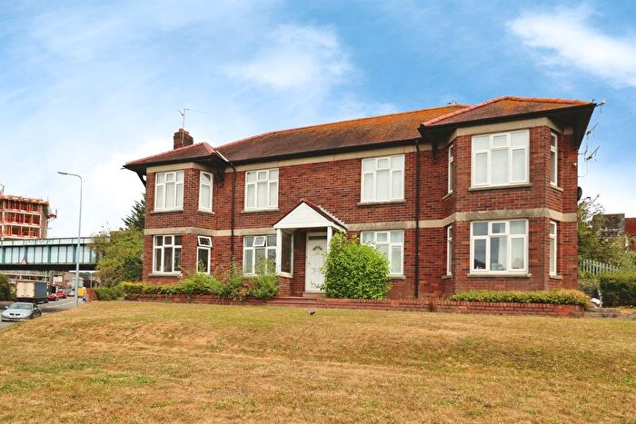 2 Bedroom Flat For Sale In Western Avenue Court, Cardiff, CF5