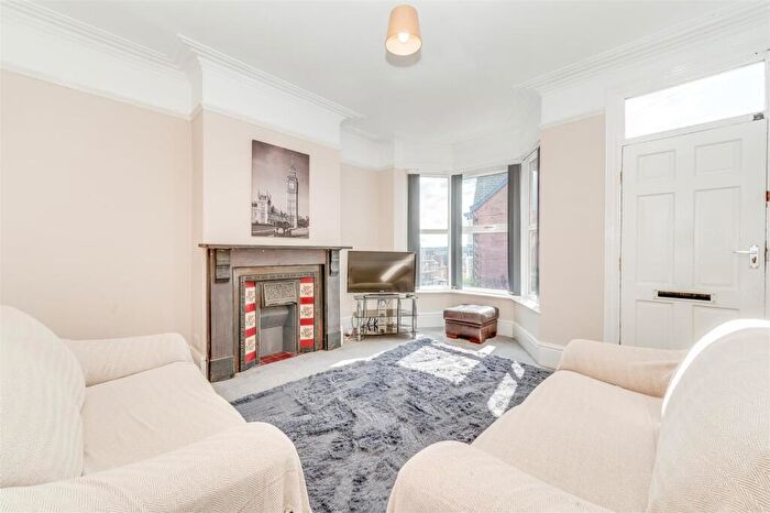 4 Bedroom House To Rent In Everton Road, Sheffield, S11