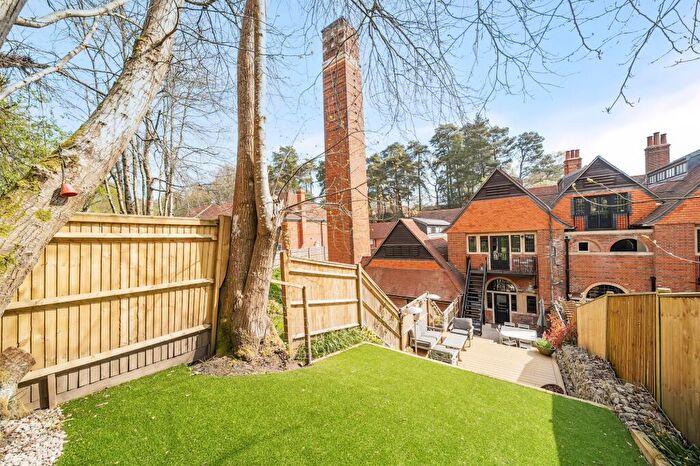 4 Bedroom Terraced House For Sale In Kings Drive, Midhurst, GU29