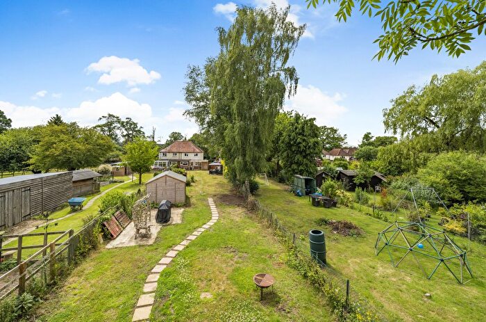 3 Bedroom Semi-Detached House For Sale In Reading Road, Finchampstead, Wokingham, Berkshire, RG40