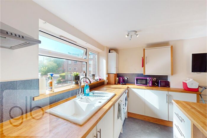 3 Bedroom Flat To Rent In Binswood Street, Leamington Spa, CV32