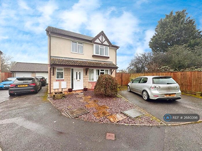 4 Bedroom Detached House To Rent In Comfrey Close, Trowbridge, BA14