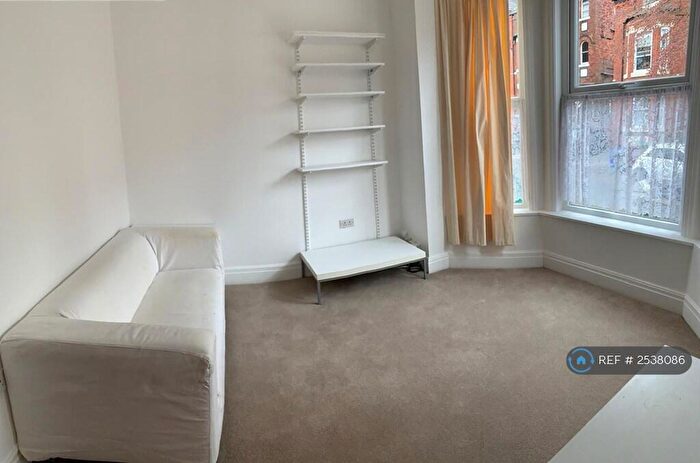 1 Bedroom Flat To Rent In Northen Grove, Manchester, M20