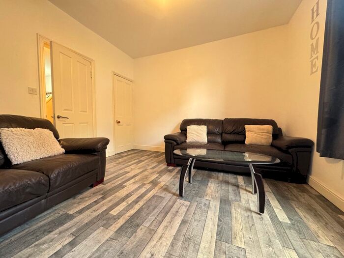 2 Bedroom Flat To Rent In Wolseley Road, Sheffield, S8