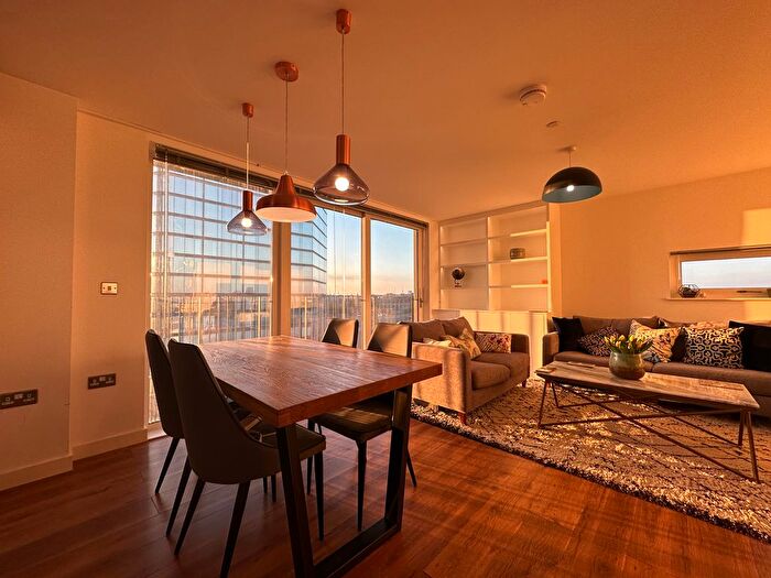 2 Bedroom Flat To Rent In City Road, London, EC1V