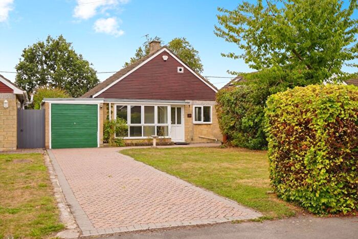 3 Bedroom Bungalow For Sale In Ancil Avenue, Launton, Bicester, Oxfordshire, OX26